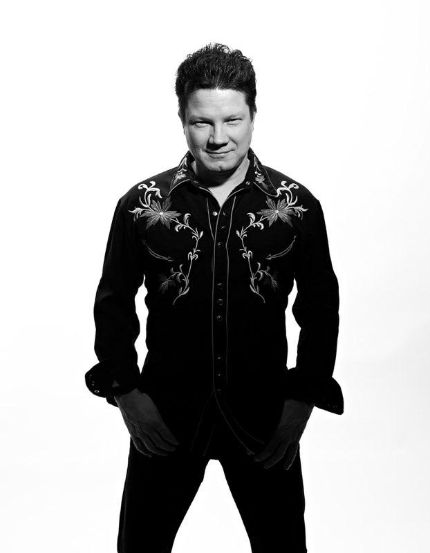 Niko Valkeapää press2 by Knut Åserud.jpg Niko Valkepää er artist og student ved UiT.